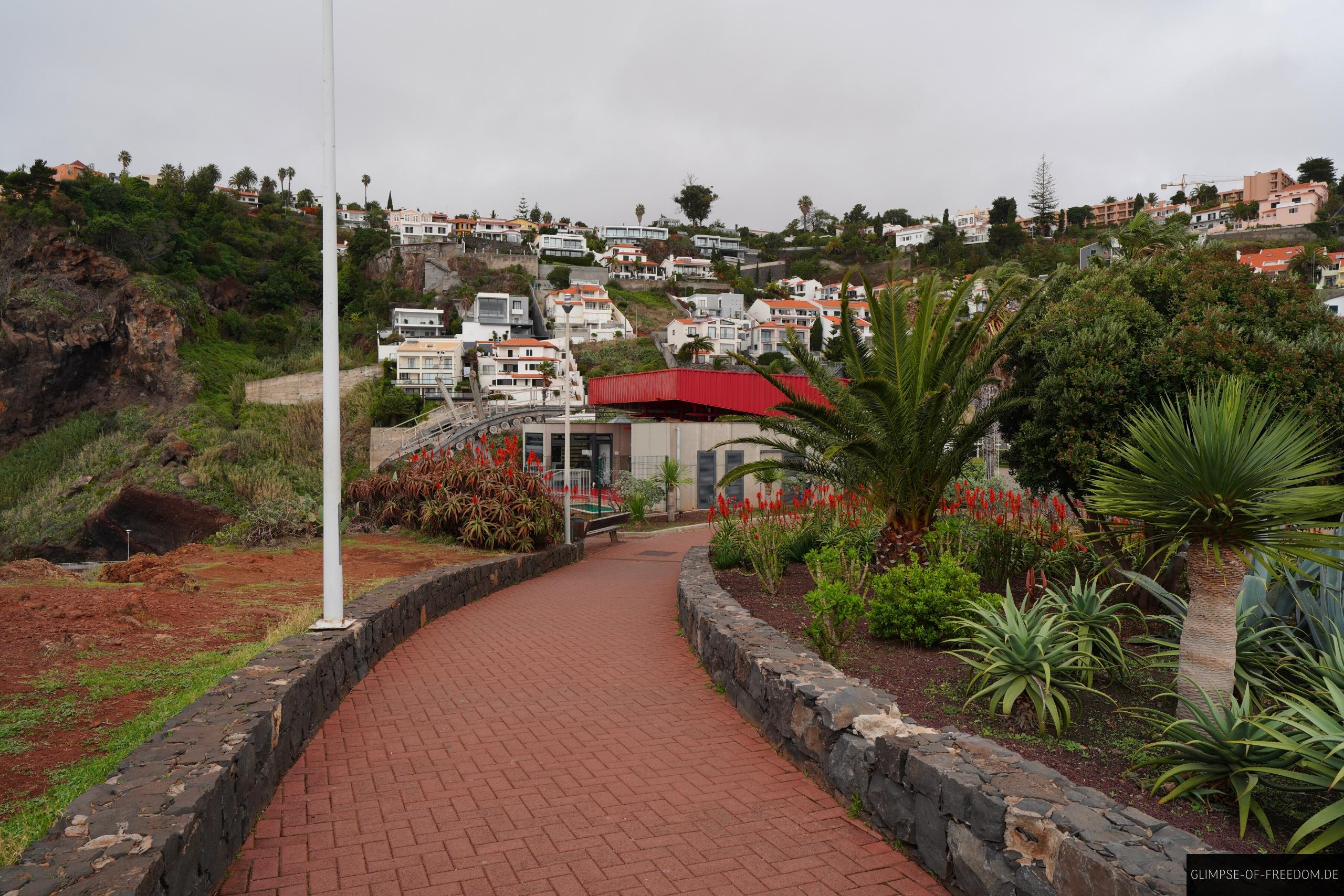 Weg am Parkplatz Cristo Rei Madeira Weg am Parkplatz Cristo Rei Madeira