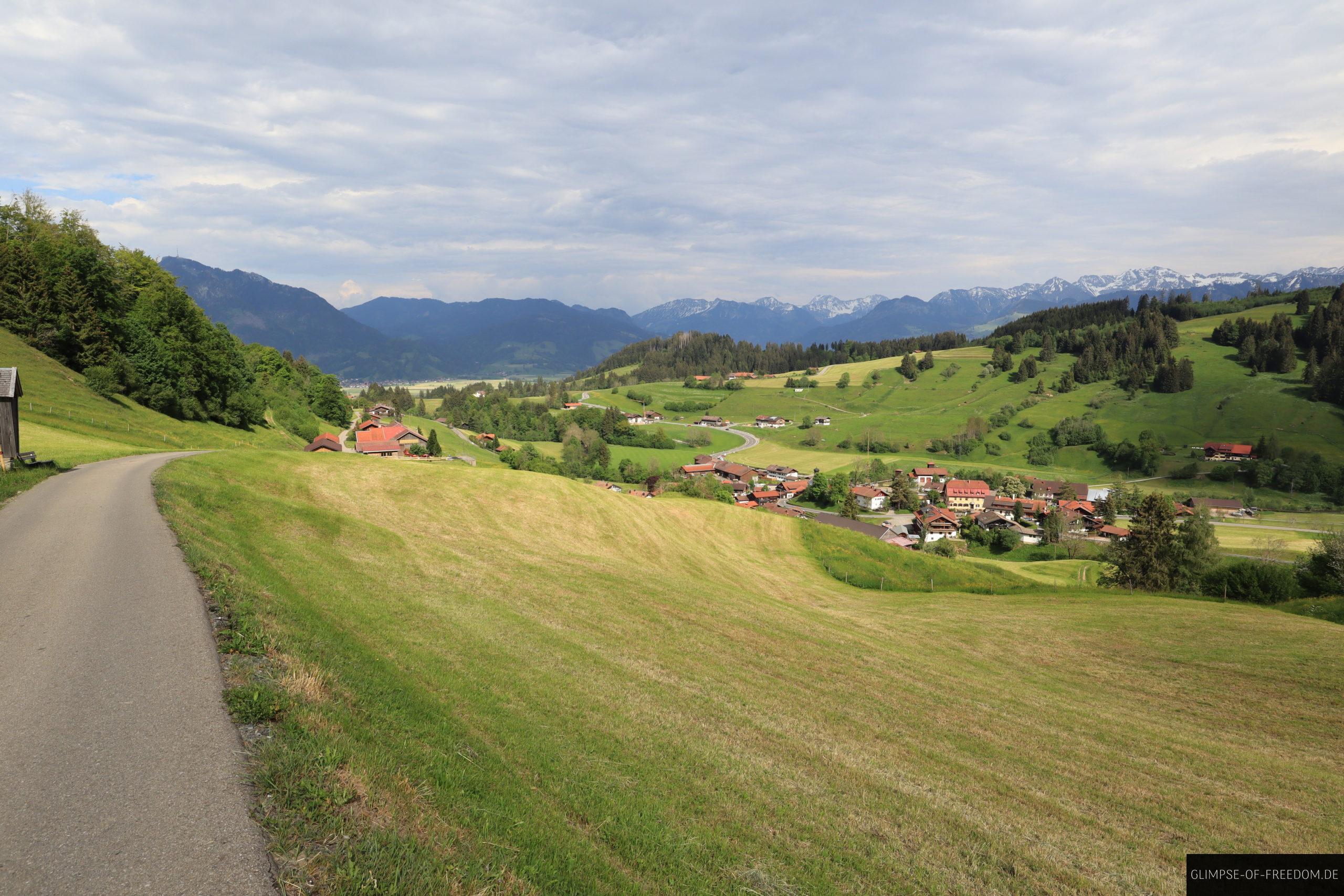 Weg ueber Weiden nahe Gunzesried scaled Weg über Weiden nahe Gunzesried