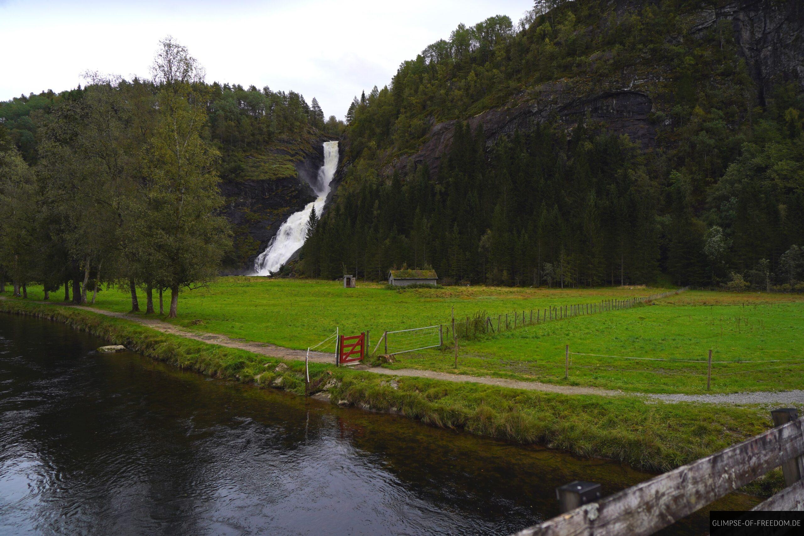Weg zum Huldefossen scaled Weg zum Huldefossen