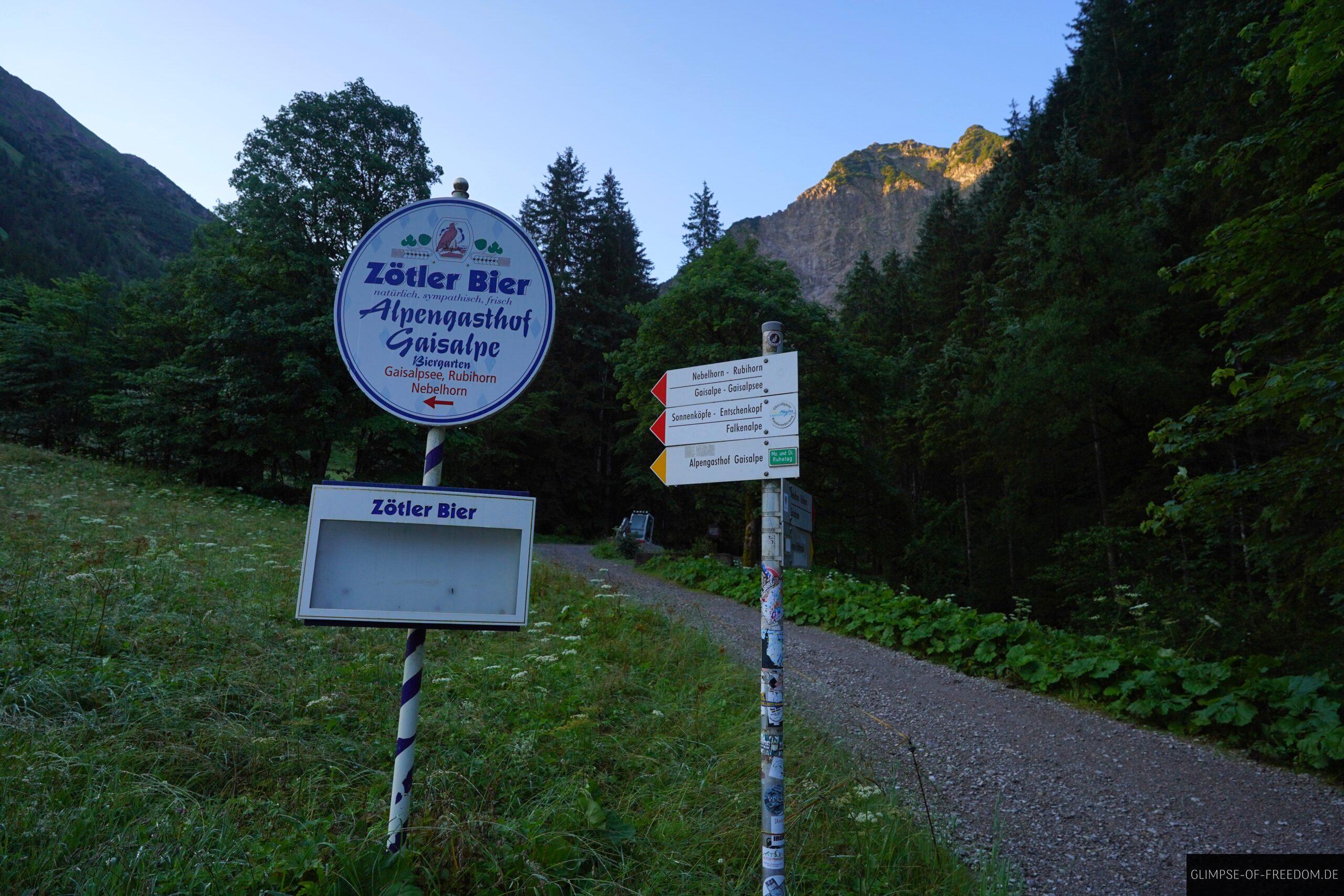 Wegweiser Richtung Entschenkopf scaled Wegweiser Richtung Entschenkopf