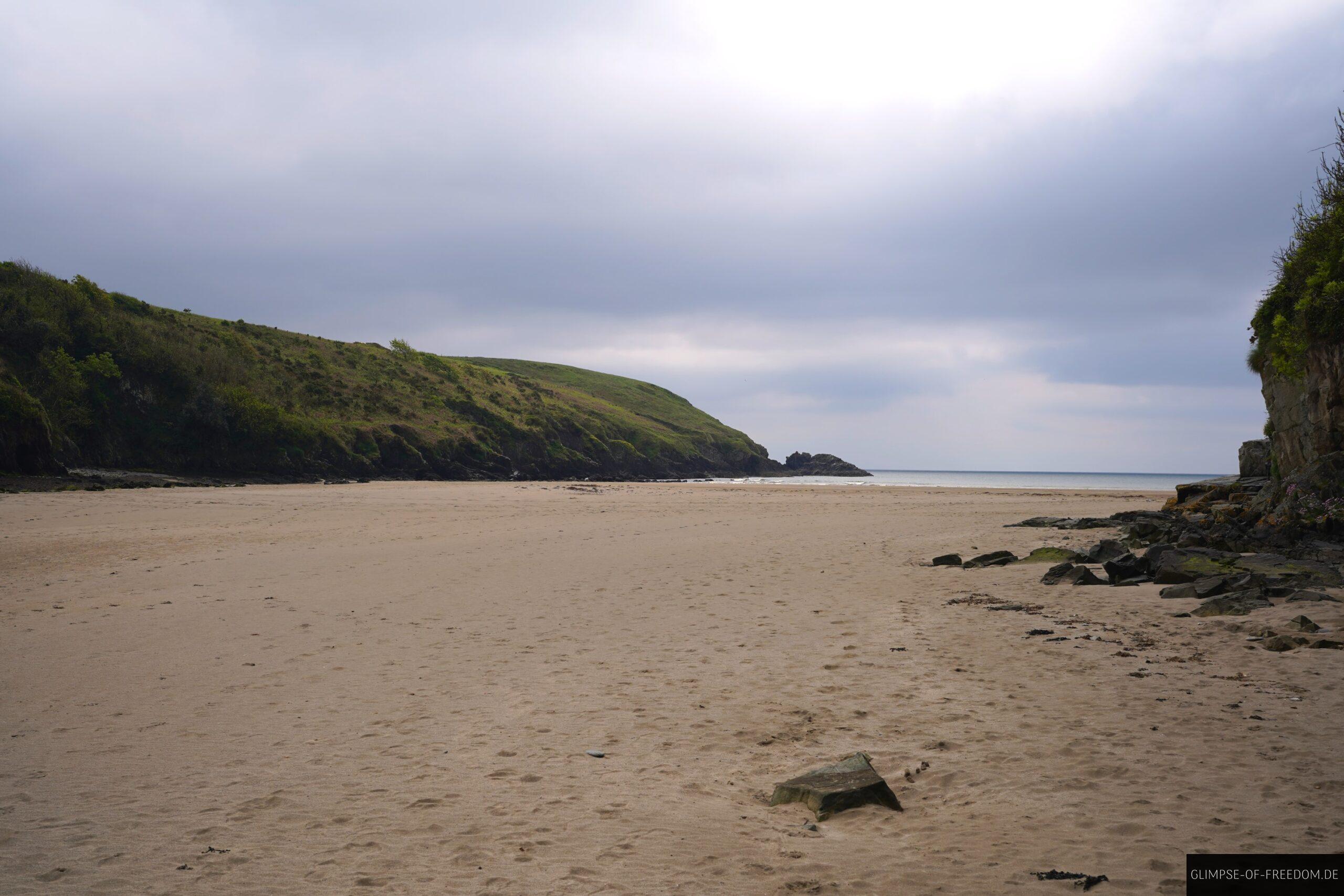 Weiter Sandstrand in der Stradbally Cove scaled Weiter Sandstrand in der Stradbally Cove