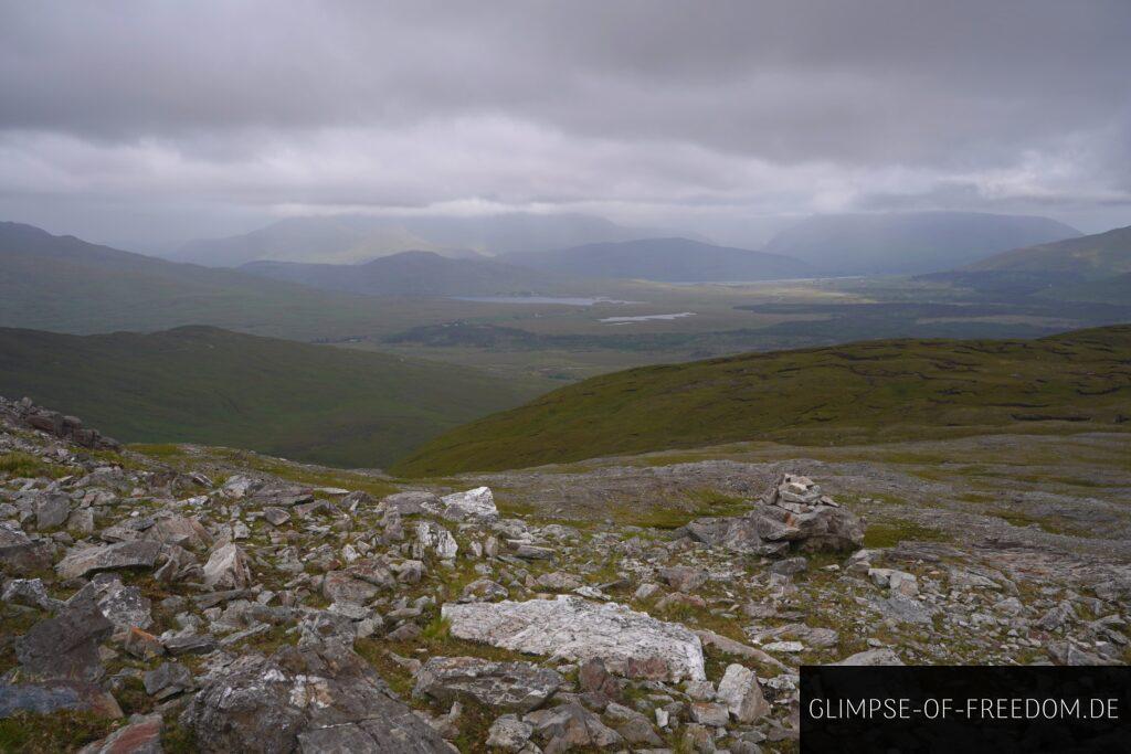 Wetsicht auf dem Glencorbet Horseshoe Loop