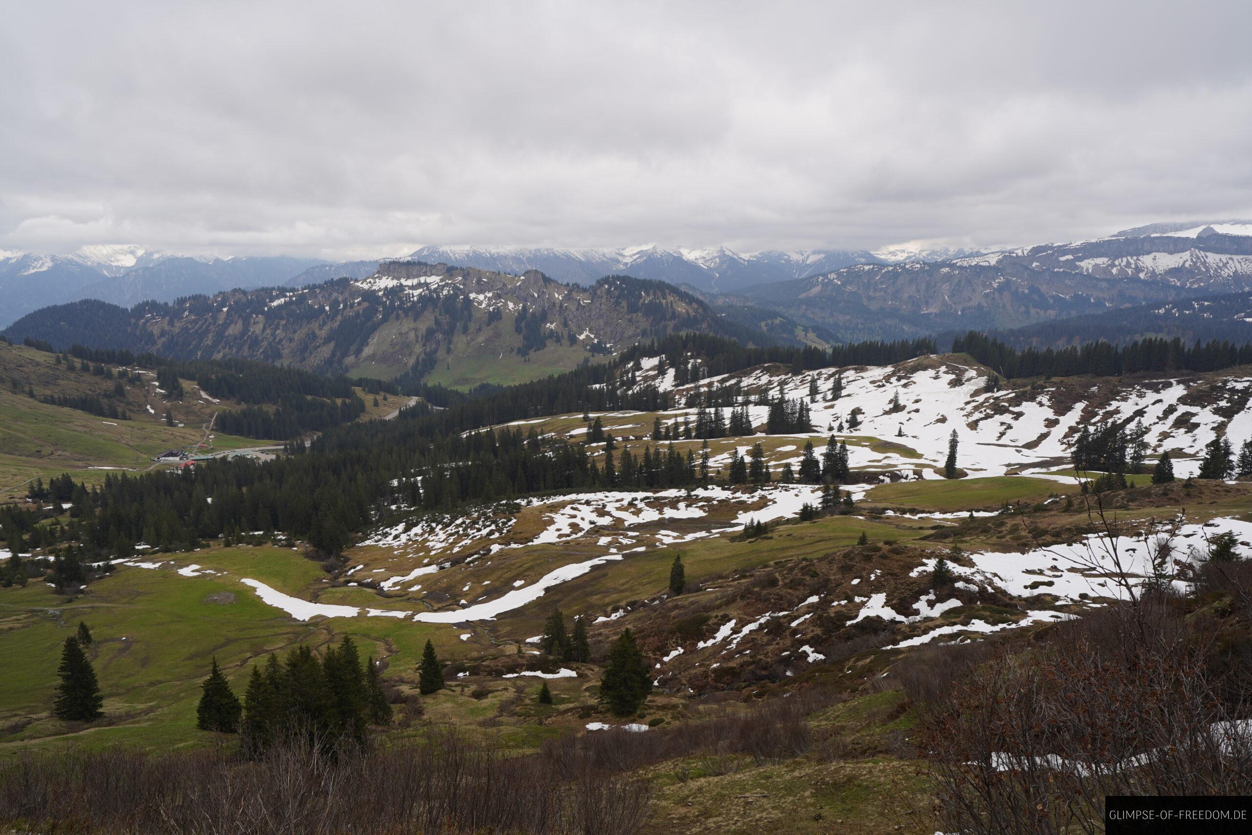 Wunderschoene Sicht bein Aufstieg zum Riedberger Horn scaled Wunderschöne Sicht bein Aufstieg zum Riedberger Horn