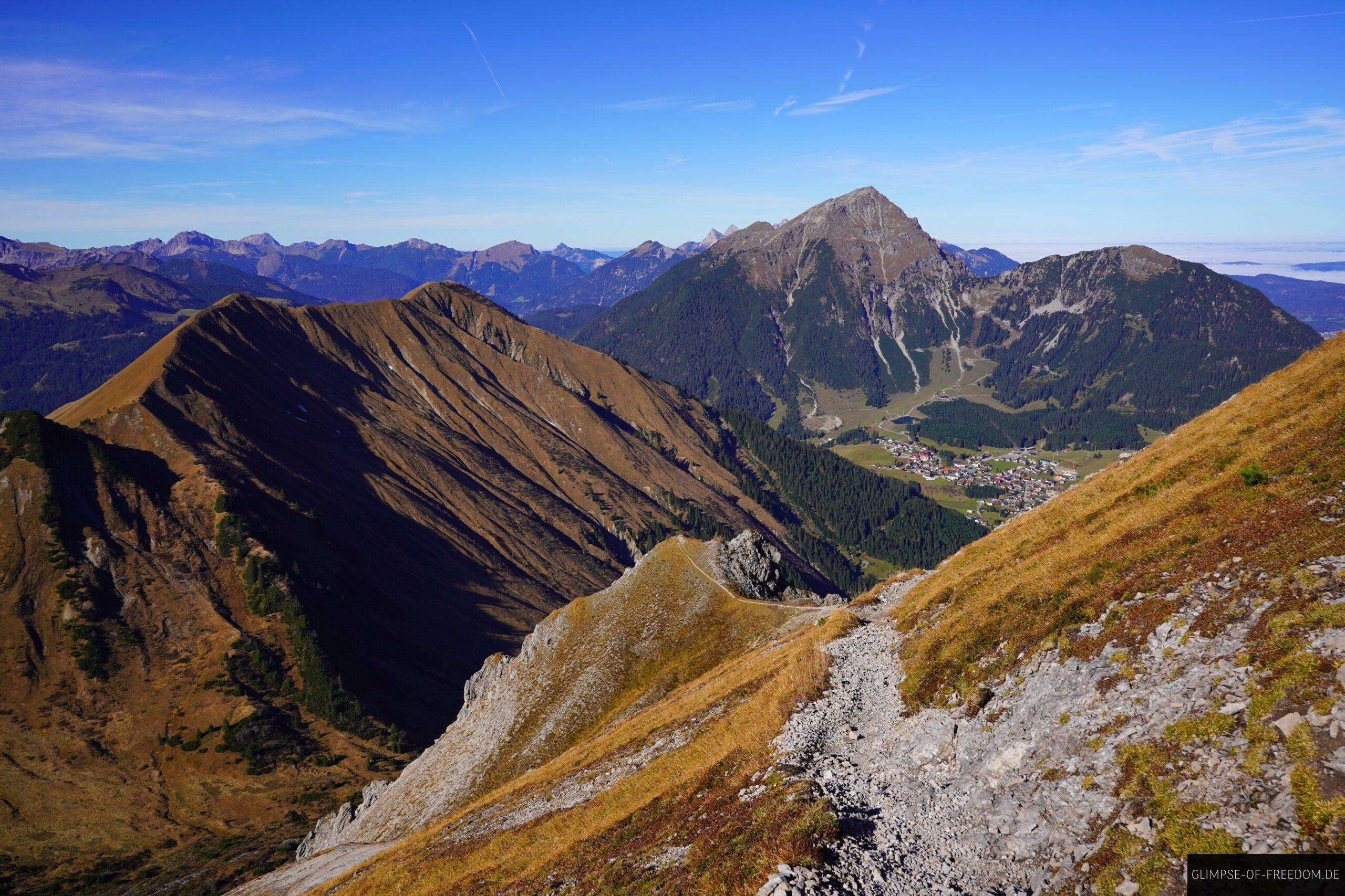 Wunderschoener Abstieg Richtung Berwang scaled Wunderschöner Abstieg Richtung Berwang