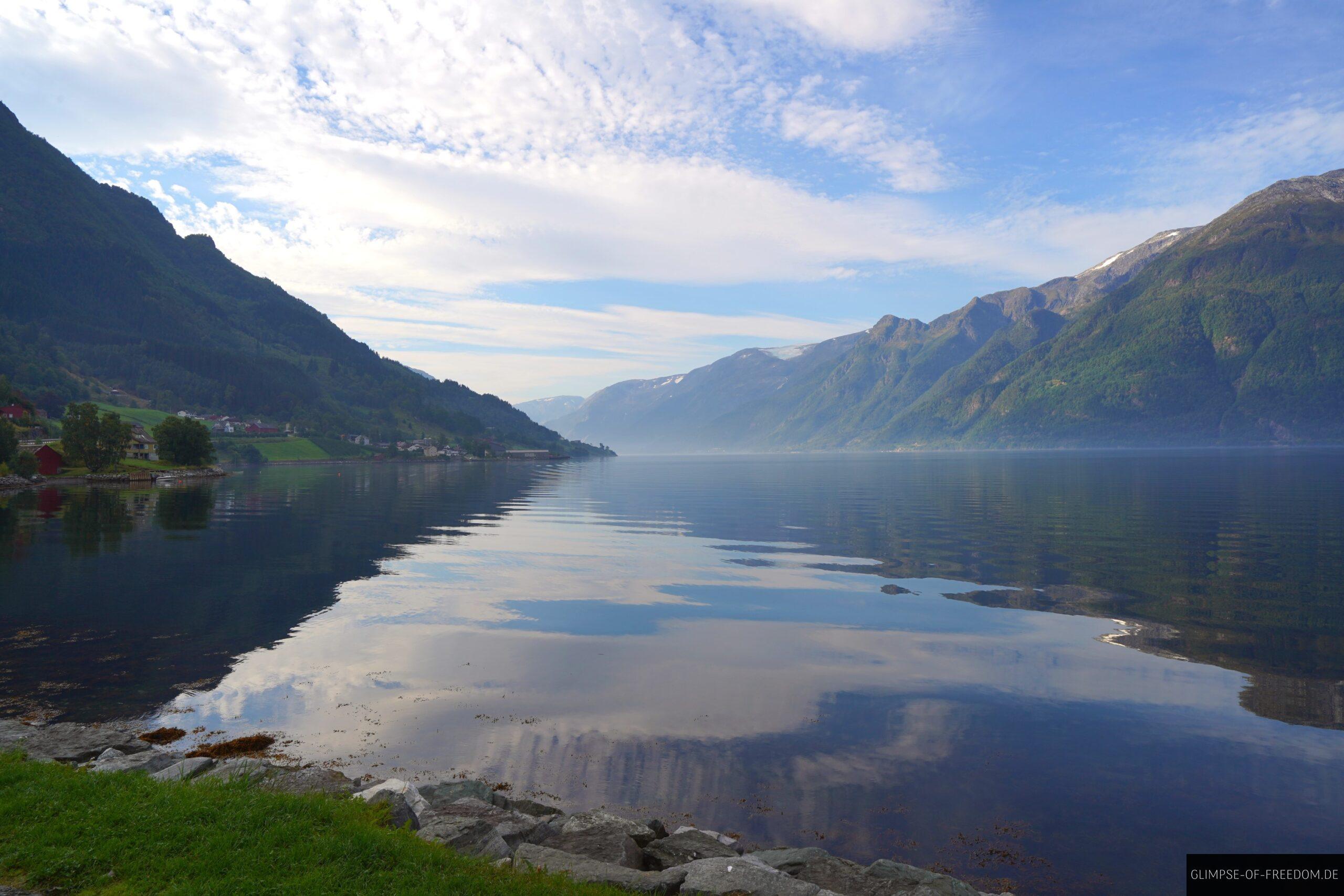 Wunderschoener Blick auf den Sorfjord scaled Wunderschöner Blick auf den Sørfjord