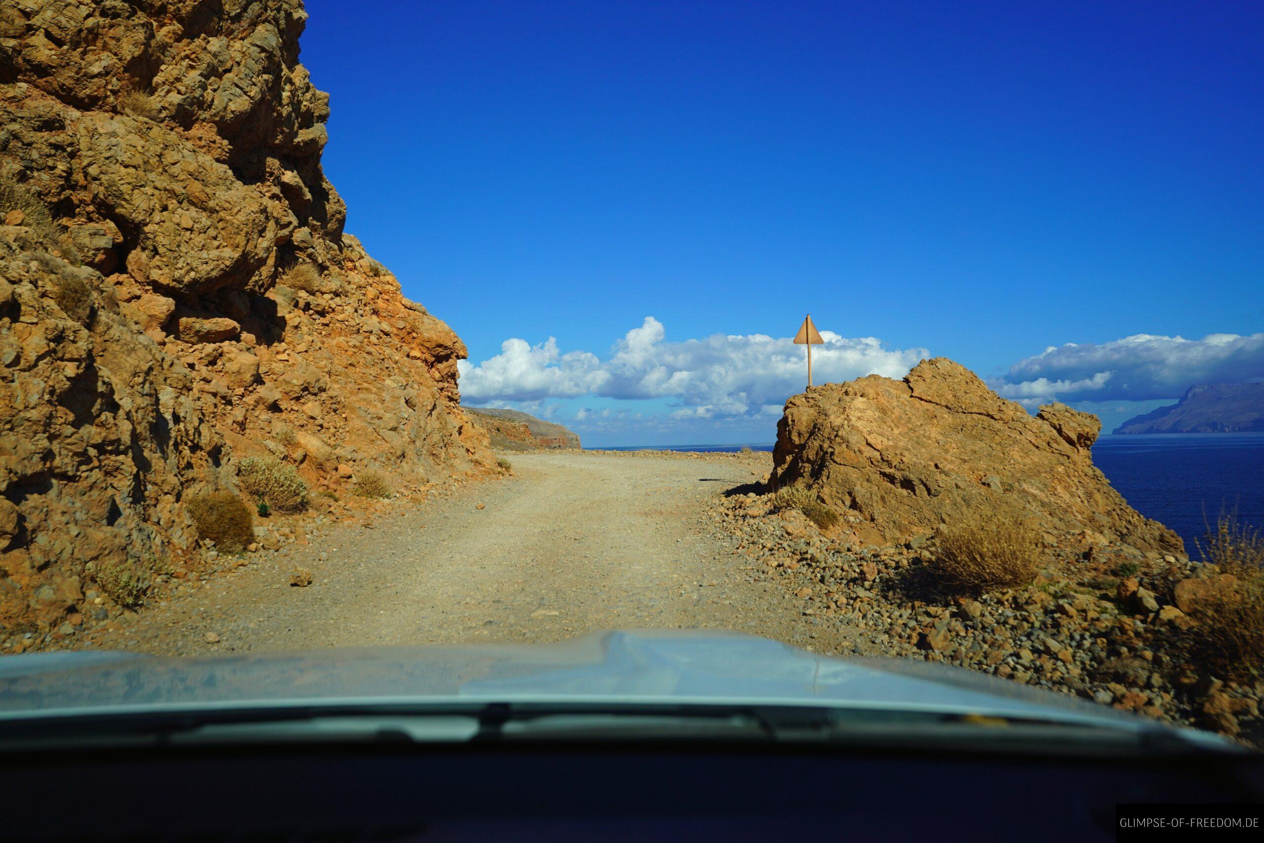 Zwischen Felsen Richtung Balos scaled Zwischen Felsen Richtung Balos
