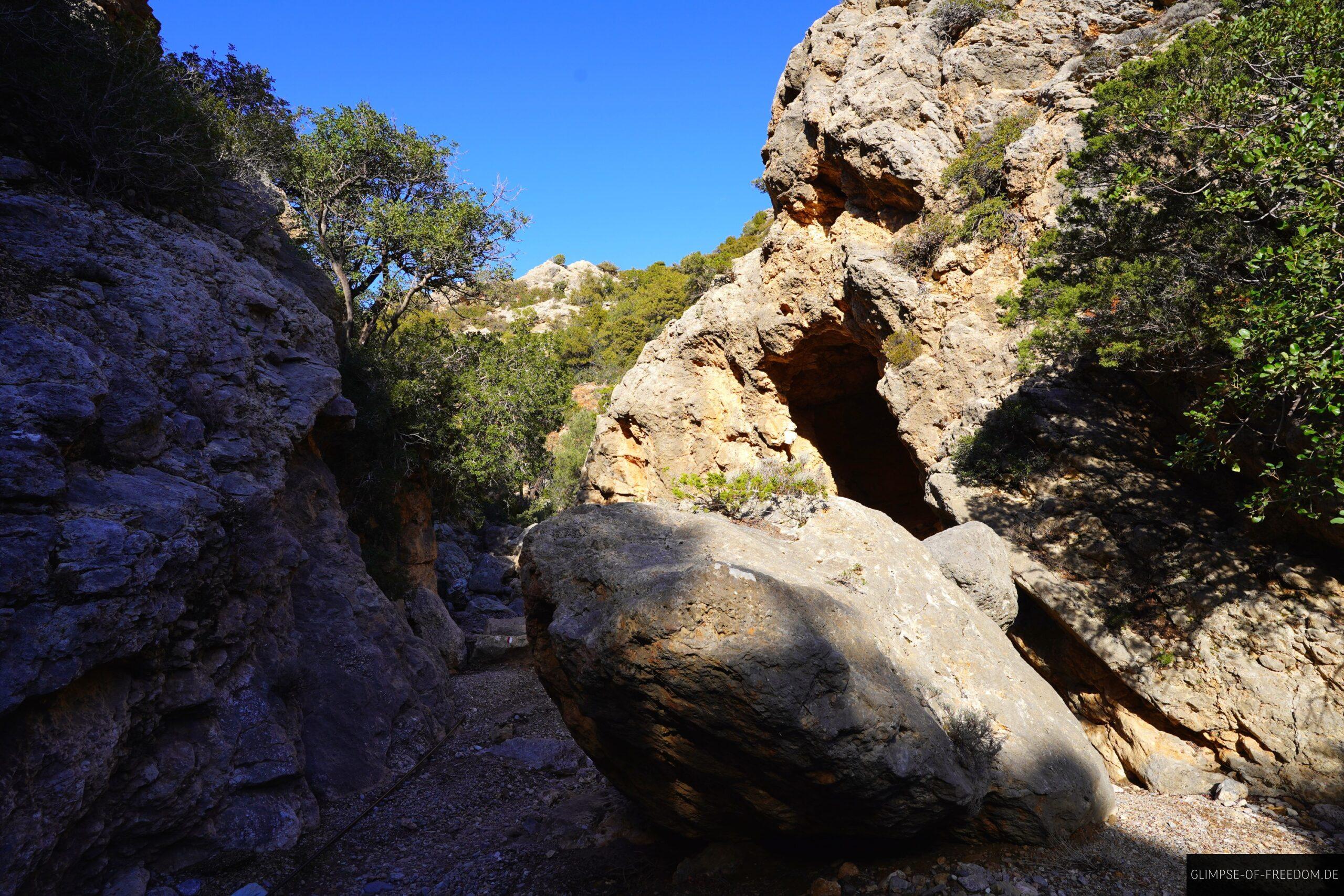 Zwischen Felsen und Gestein scaled Zwischen Felsen und Gestein