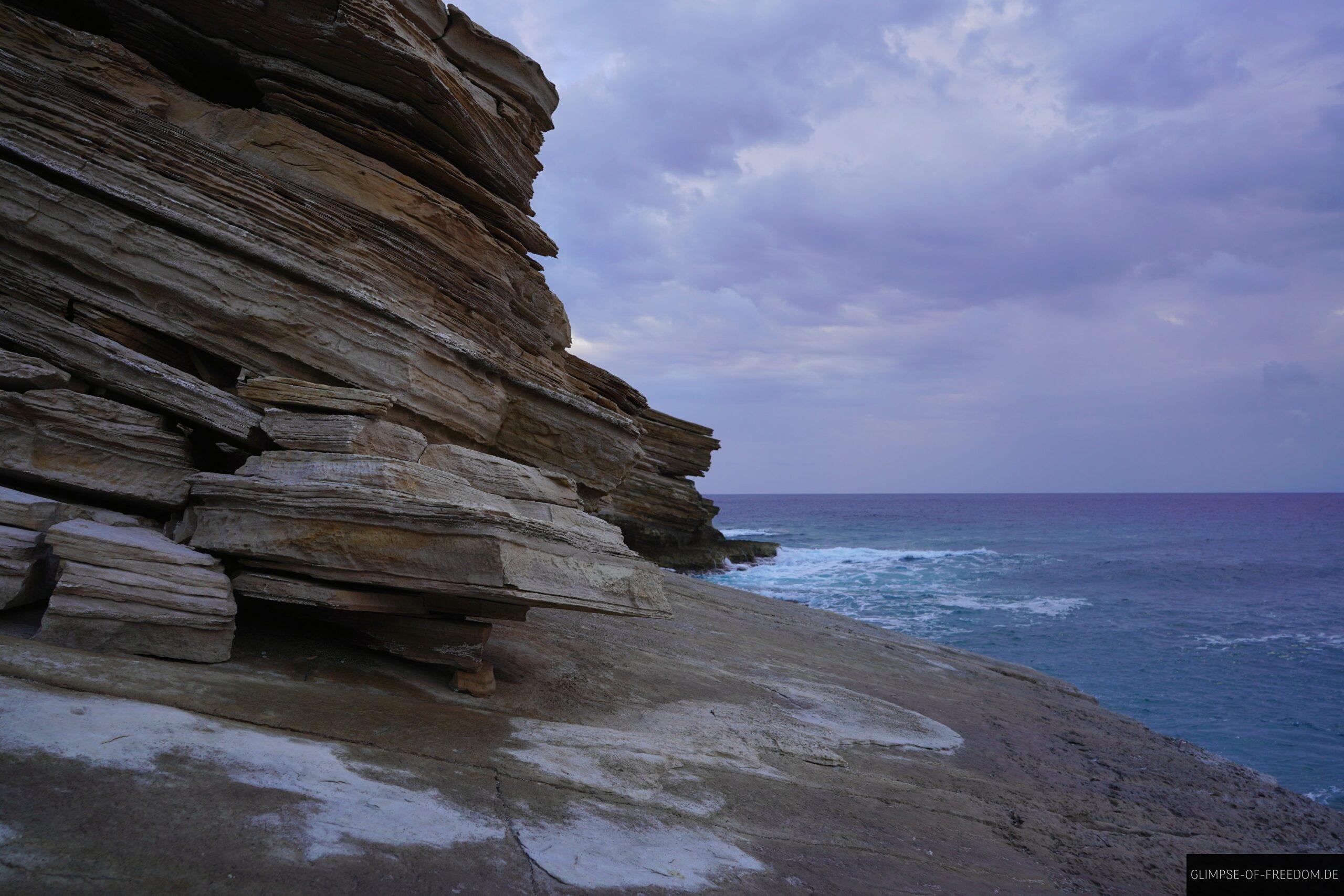 Zwischen Meer und Felsen scaled Zwischen Meer und Felsen