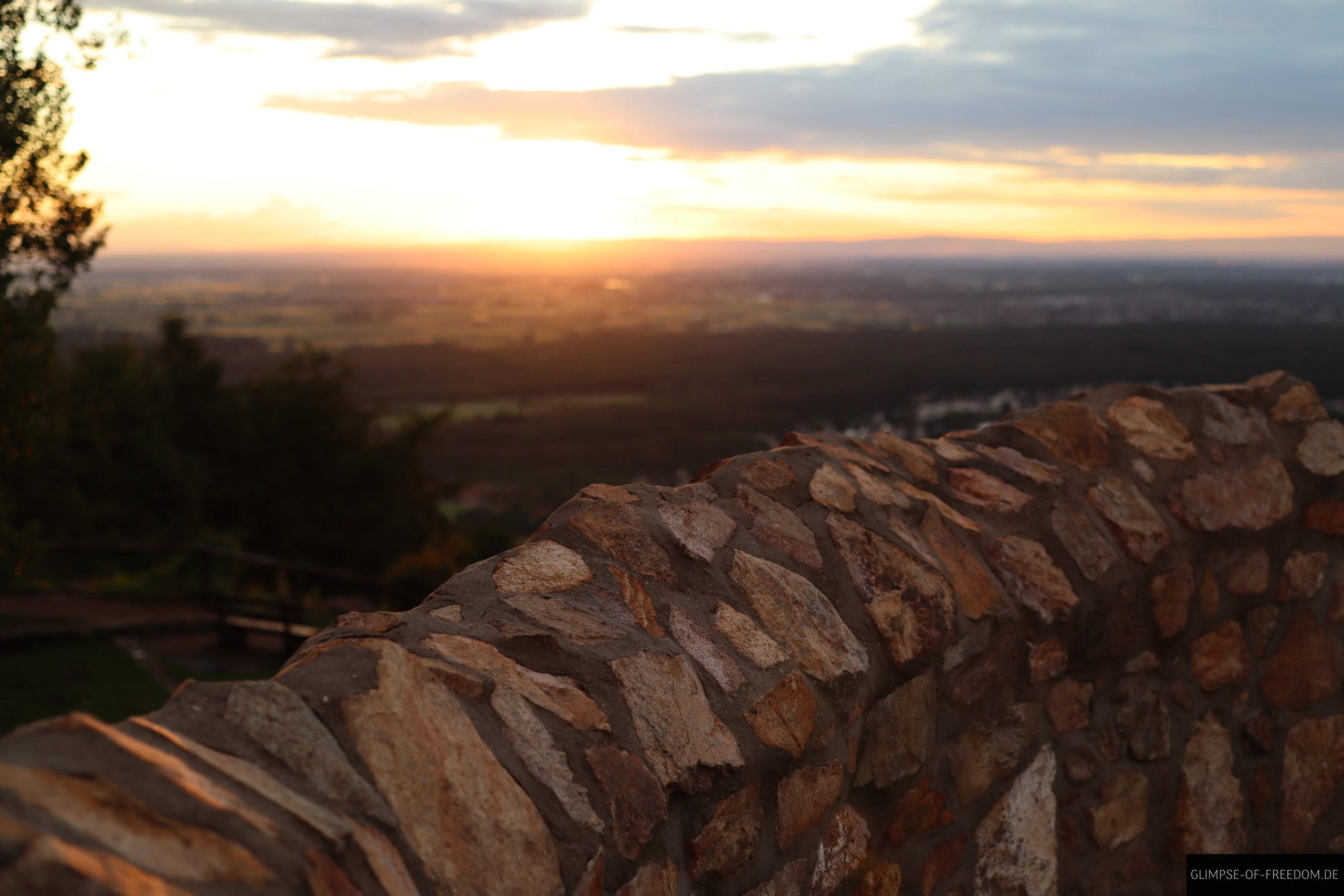 burgruine mauer sonnenuntergang scaled 1 burgruine mauer sonnenuntergang scaled