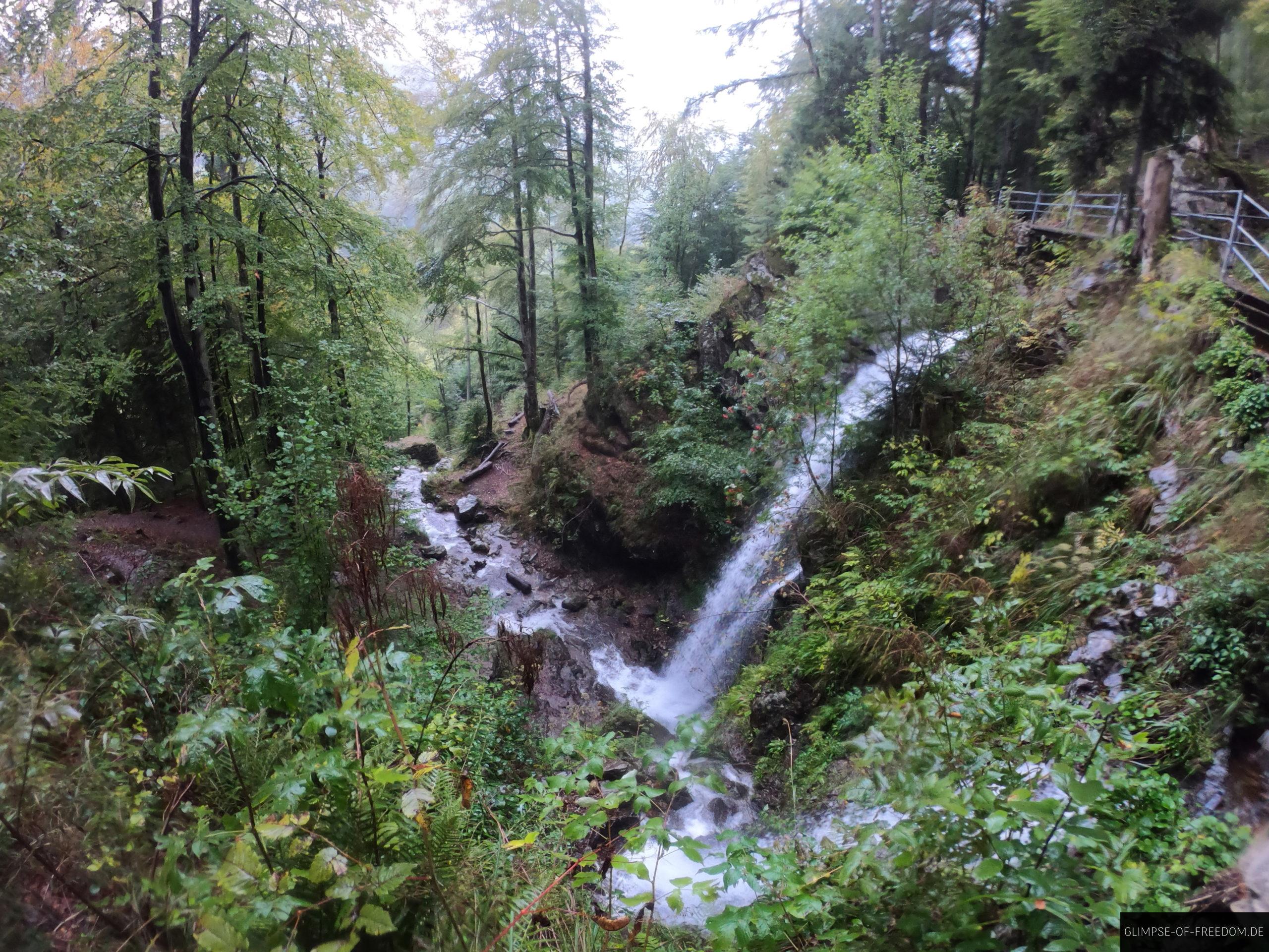 mittlerer fahler wasserfall scaled 1 mittlerer fahler wasserfall scaled