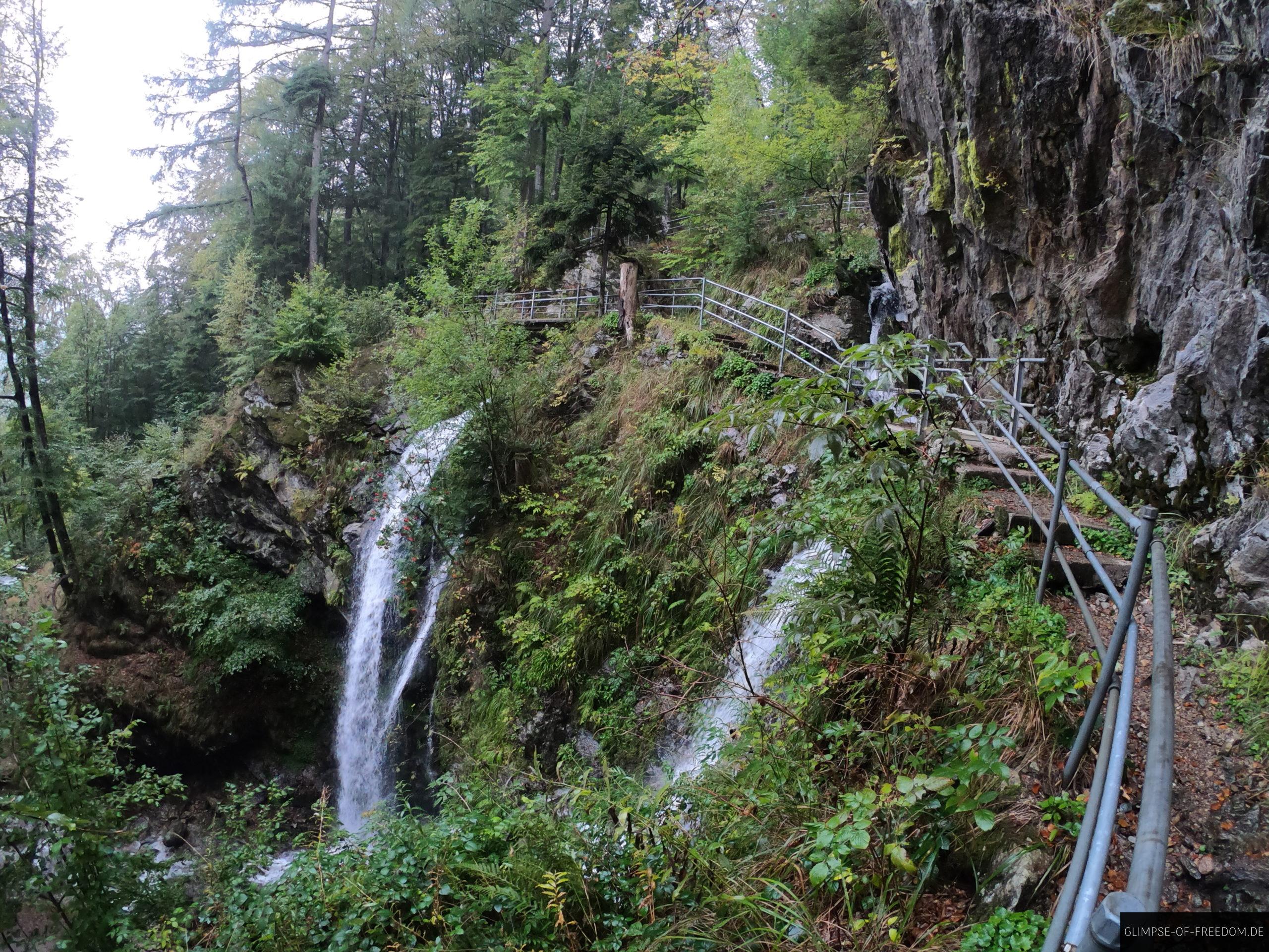 mittlerer fahler wasserfall seitlich jpg scaled 1 mittlerer fahler wasserfall seitlich jpg scaled